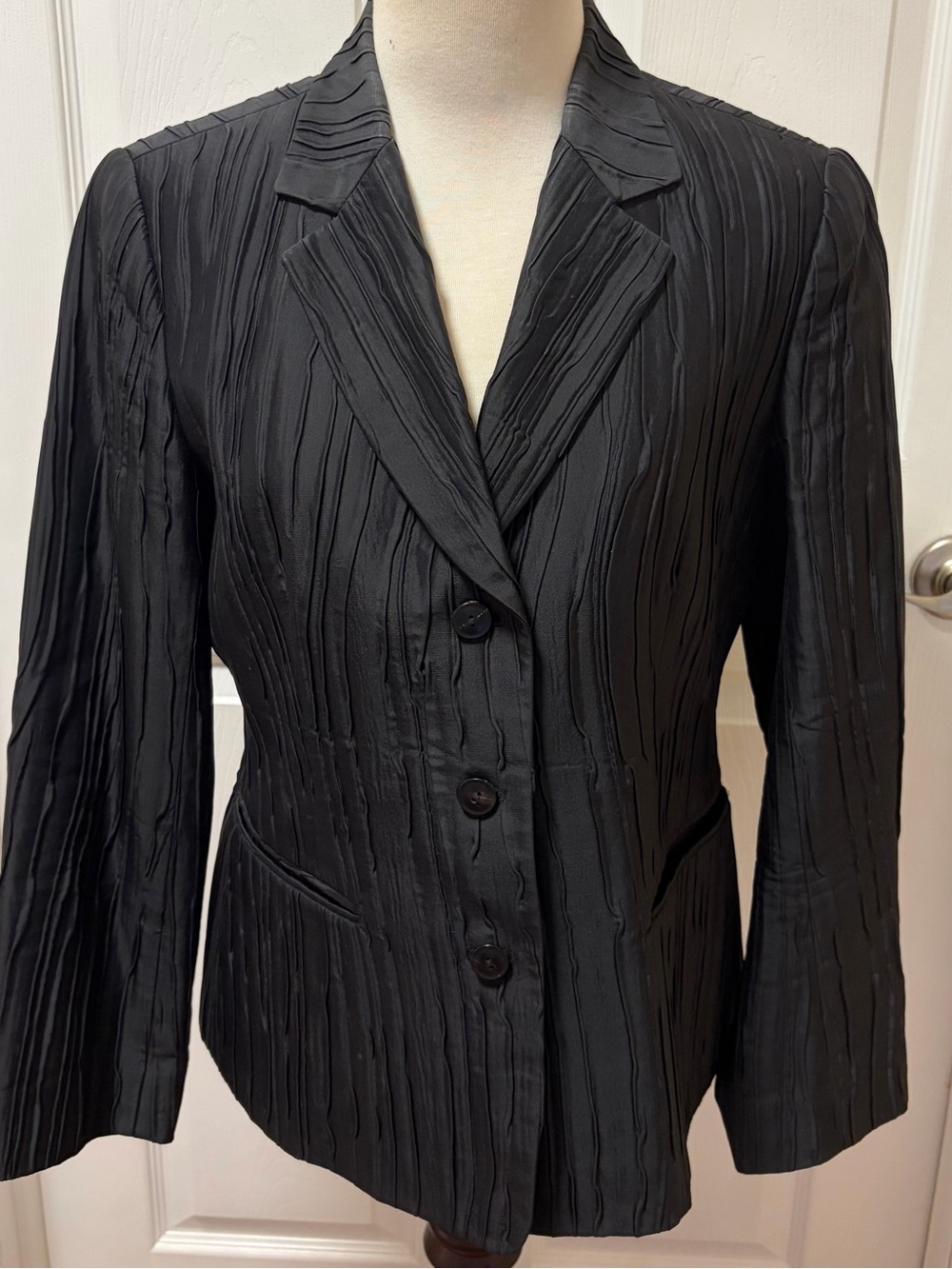 Lafayette 148 New York Black Textured Three-Button Blazer